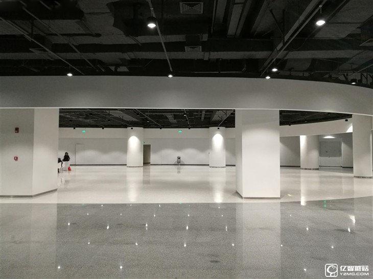 華為榮耀V8評測：極致科技集大成者 內斗華為P9？