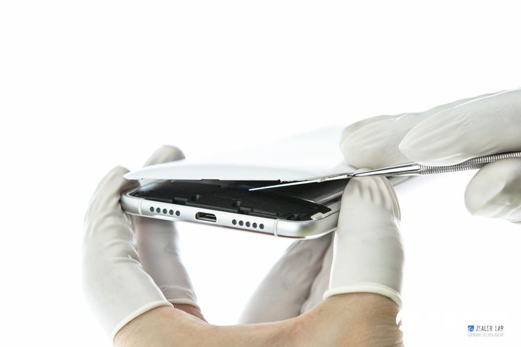 360手機(jī)F4做工如何？360手機(jī)F4拆機(jī)圖解評(píng)測(cè)