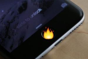 iPhone6s用戶抱怨Home鍵過熱 無邊框iPhone又火了