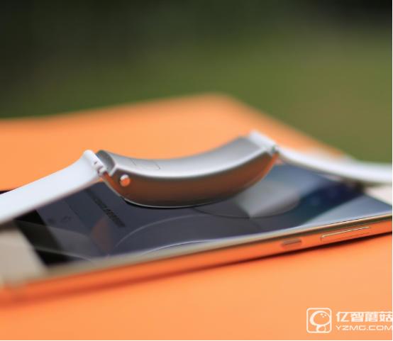 玩轉(zhuǎn)腕上時尚 3D曲面屏華為手環(huán)B3評測
