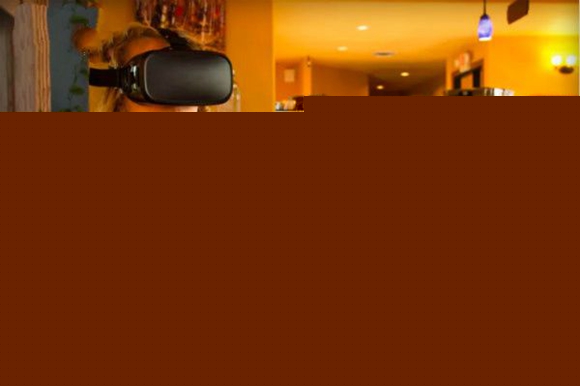 640元VR頭盔,它能讓<a href=/mobile/android/ target=_blank class=infotextkey>安卓</a>手機秒變“360度桌面PC”