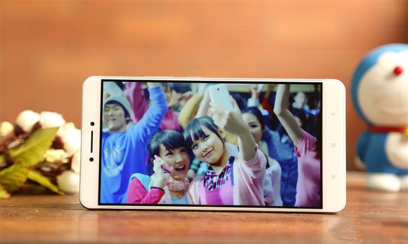 6.44寸黃金大屏！小米Max深度評測：續(xù)航驚人