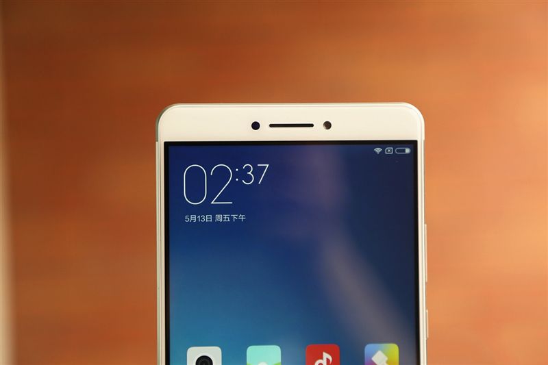 6.44寸黃金大屏！小米Max深度評測：續(xù)航驚人