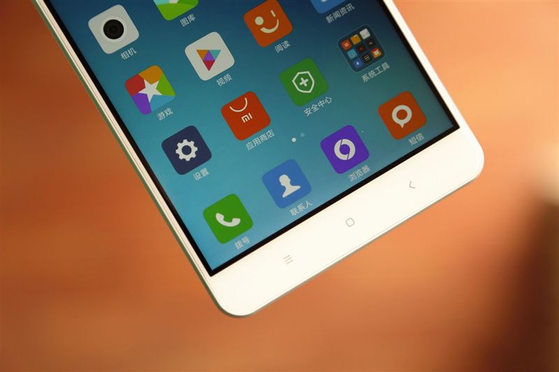 6.44寸黃金大屏！小米Max深度評測：續(xù)航驚人