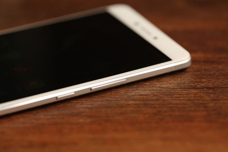 6.44寸黃金大屏！小米Max深度評測：續航驚人