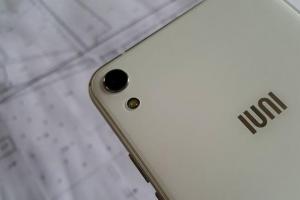 金立子品牌IUNI裁員超60% 互聯(lián)網(wǎng)手機(jī)再度面臨生存危機(jī)