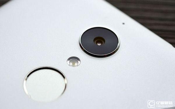 360手機(jī)N4和f4對(duì)比評(píng)測(cè):誰(shuí)更具性價(jià)比?