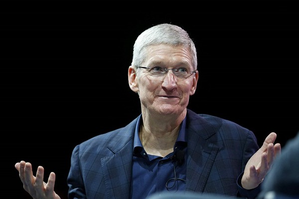庫克:iPhone售價有點高 將降價
