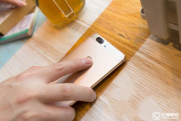 華為榮耀V8評測：麒麟950怎么樣？