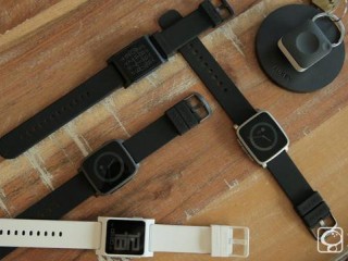 Pebble智能手表可追蹤心率  智能紐扣內置GPS