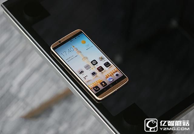 中興AXON天機7評測：進步的不只有型號