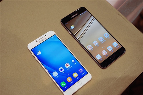華為榮耀V8和三星C5有什么區別 榮耀V8和三星C5對比評測2
