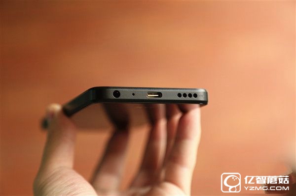 ZUK Z2和榮耀V8哪個好 榮耀V8與ZUK Z2區別對比