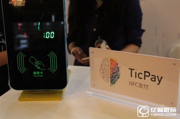 妹子也能戴了！Ticwatch 2現場圖賞：小巧時尚