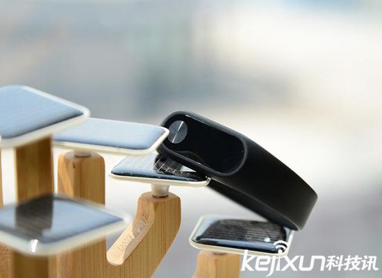 小米手環2真機先睹為快 超長待機 納尼?