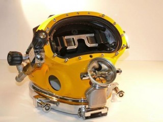 美國海軍開發AR潛水鏡   DAVD頭盔帶上秒變鋼鐵俠