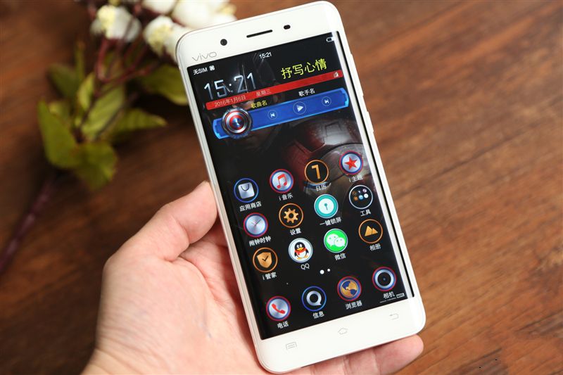 6G內(nèi)存+驍龍820+雙曲面屏!vivo Xplay5旗艦版評測