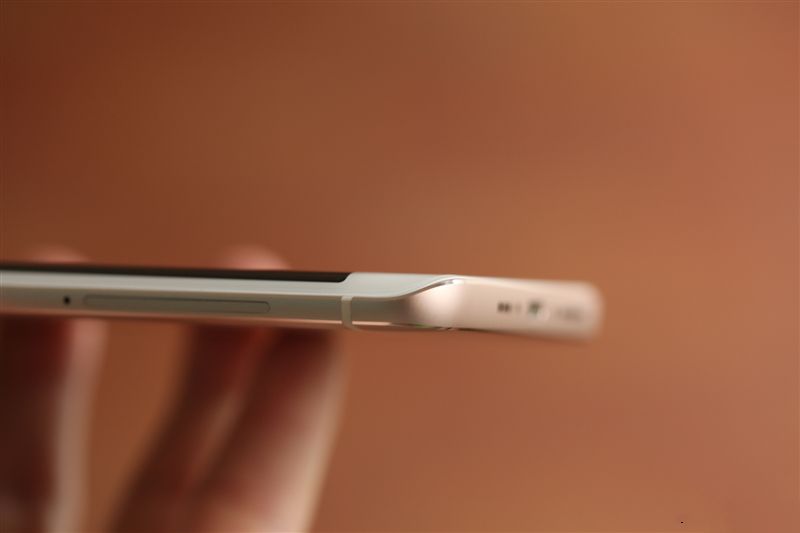 6G內(nèi)存+驍龍820+雙曲面屏!vivo Xplay5旗艦版評測