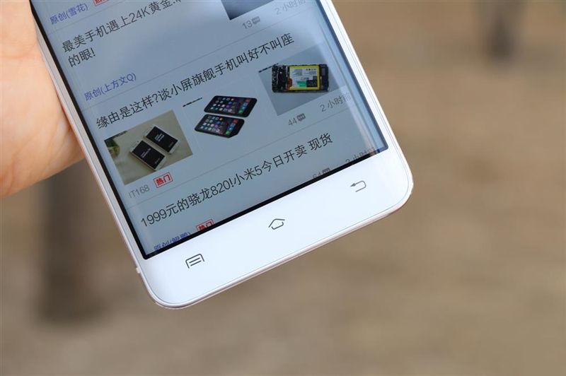 6G內(nèi)存+驍龍820+雙曲面屏!vivo Xplay5旗艦版評(píng)測(cè)