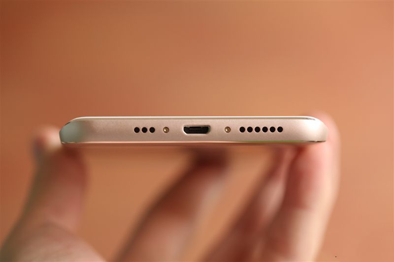 6G內(nèi)存+驍龍820+雙曲面屏!vivo Xplay5旗艦版評(píng)測(cè)