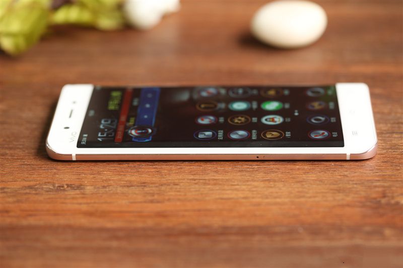 6G內存+驍龍820+雙曲面屏!vivo Xplay5旗艦版評測