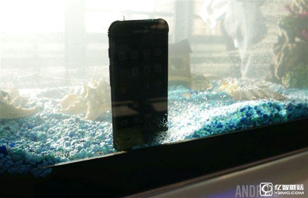 三星S7 Active上手實拍：軍規(guī)三防、貴了600元