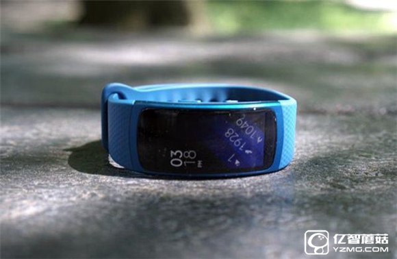 三星Gear Fit 2運(yùn)動(dòng)手環(huán)體驗(yàn)：優(yōu)勢(shì)不明顯