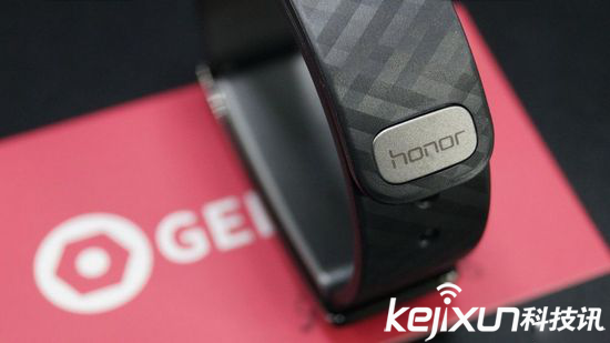 華為榮耀暢玩手環(huán)A1揭秘： 果然不是蓋的