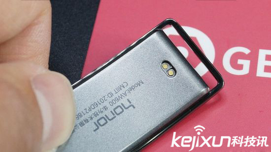 華為榮耀暢玩手環A1揭秘: 果然不是蓋的