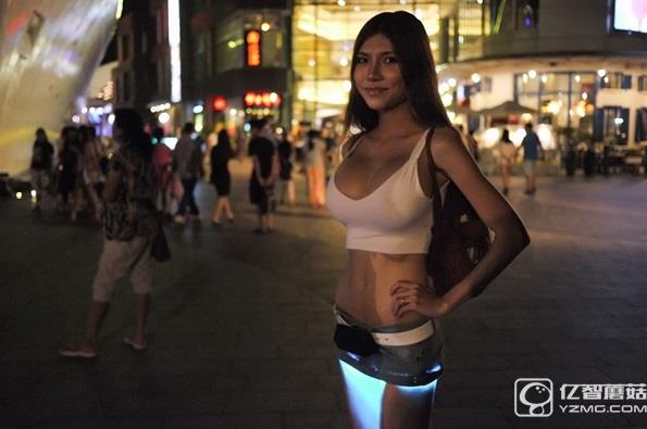 最性感爆乳中國女極客走紅:私照火辣閃瞎眼