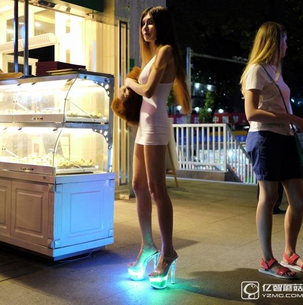 最性感爆乳中國女極客走紅:私照火辣閃瞎眼