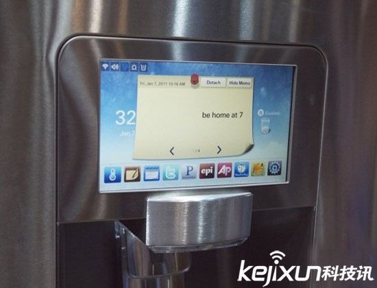 三星土豪冰箱：21.5高清觸屏 還能上網？