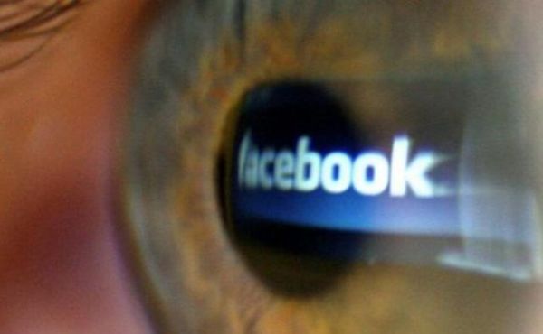 Facebook面向印度其1.48億用戶推出防自殺工具