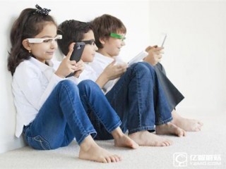 EyeForcer智能眼鏡：幫助小朋友矯正坐姿