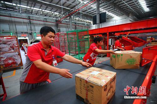 電商死磕618促銷戰(zhàn):逢節(jié)必掐 價(jià)格戰(zhàn)不再唯一