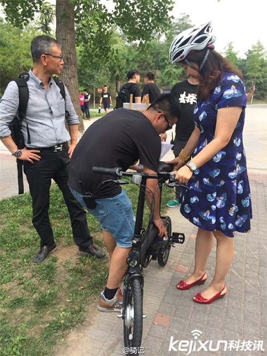 小米智能自行車實(shí)拍 小米自行車到底有多大？
