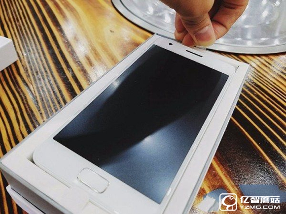 小屏超旗艦 ZUK Z2網友體驗評測