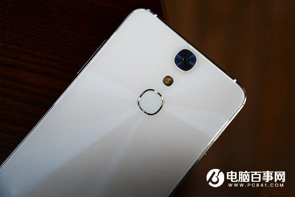TCL 750正式發布 售價1993元