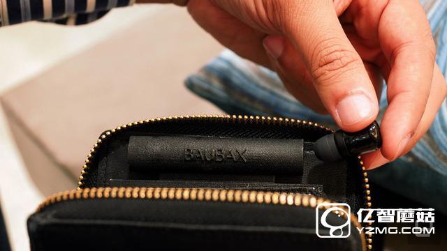 有了這能充電的衣服 媽媽再也不擔(dān)心我手機(jī)沒(méi)電了