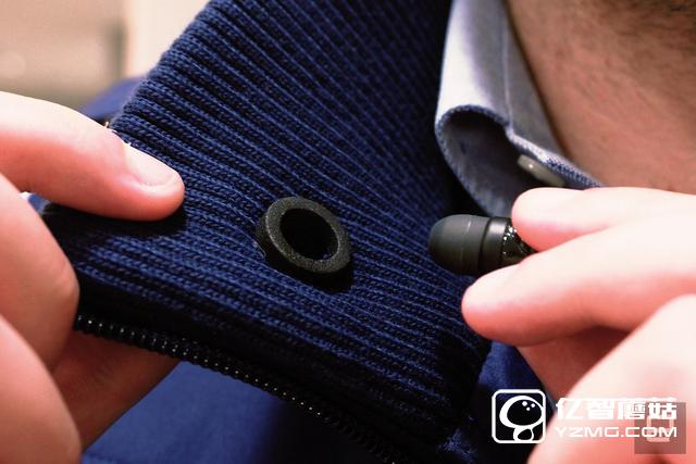 有了這能充電的衣服 媽媽再也不擔(dān)心我手機(jī)沒(méi)電了