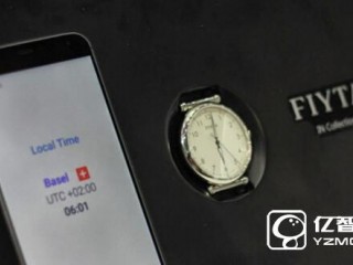 喜歡石英表又想智能化？看來這款輕智能手表適合你