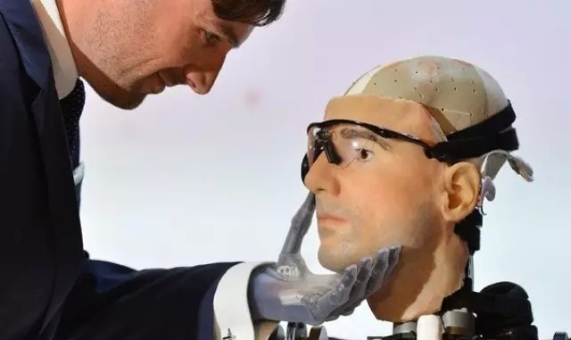 微軟為何要押寶人工智能?納德拉想讓公司超越谷歌