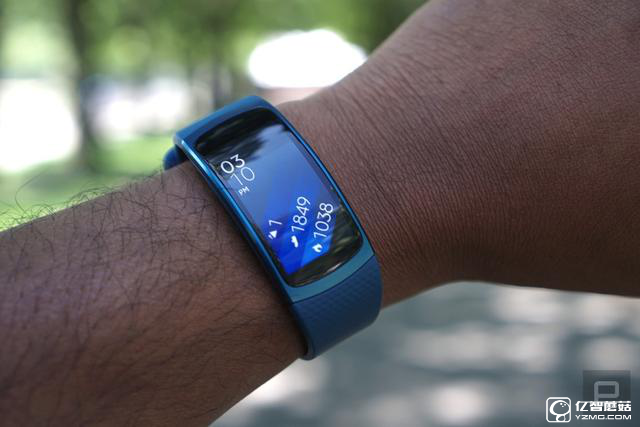 三星Gear Fit 2手環評測體驗 能買10個小米手環