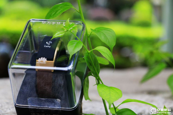 華為手環(huán)B3深度評(píng)測(cè) 甩小米手環(huán)2好多條街