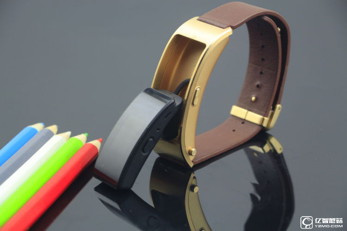 華為手環(huán)B3深度評(píng)測(cè) 甩小米手環(huán)2好多條街