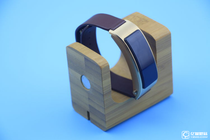 華為手環(huán)B3深度評(píng)測(cè) 甩小米手環(huán)2好多條街