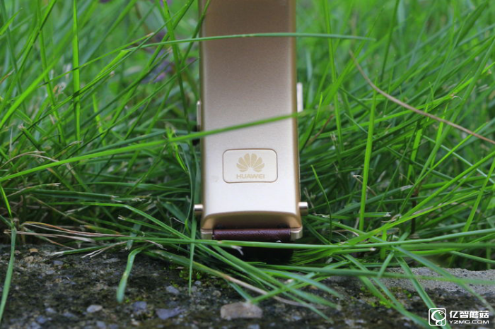 華為手環(huán)B3深度評(píng)測(cè) 甩小米手環(huán)2好多條街