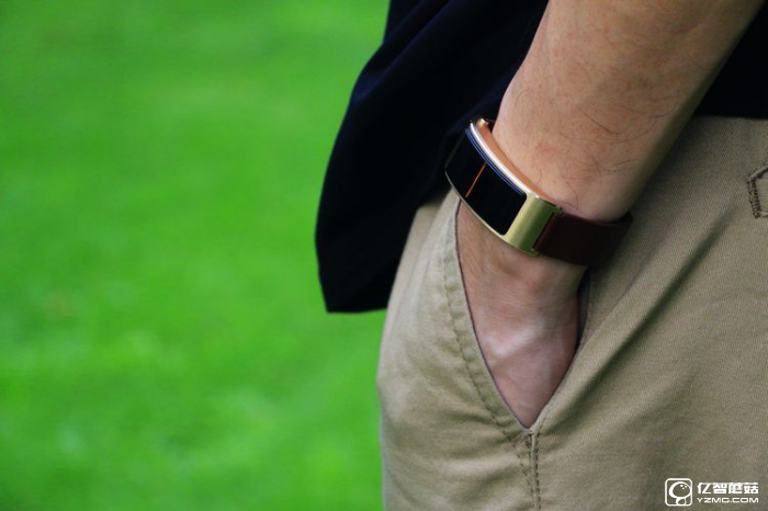 華為手環(huán)B3深度評(píng)測(cè) 甩小米手環(huán)2好多條街