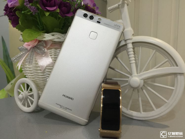 華為手環(huán)B3深度評(píng)測(cè) 甩小米手環(huán)2好多條街