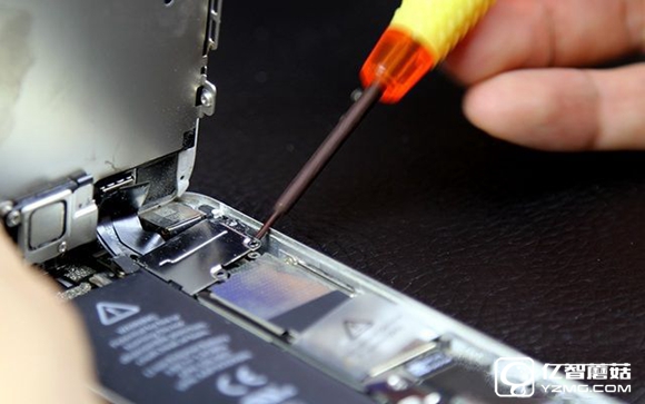 蘋果手機(jī)怎么換電池？iPhone5更換電池圖文教程